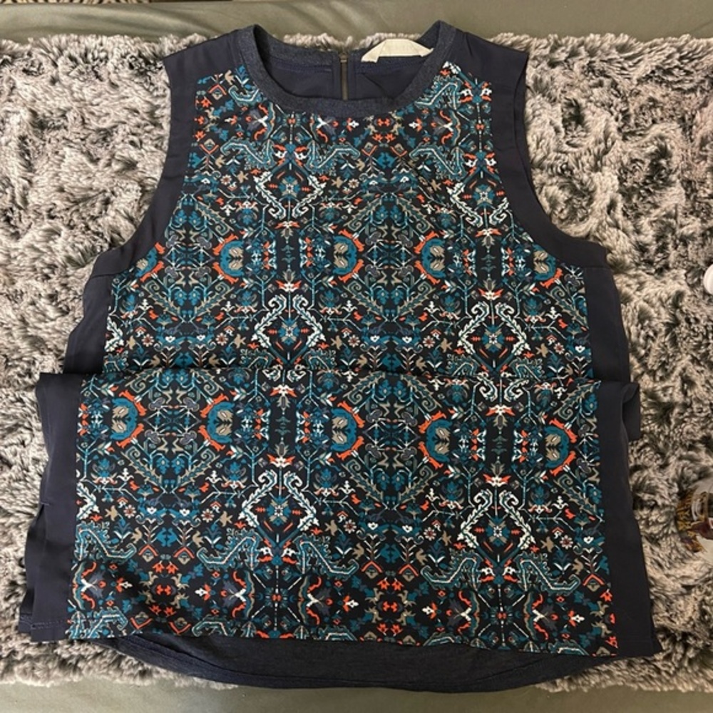 - Athleta colorful flowy workout top. Size XXS